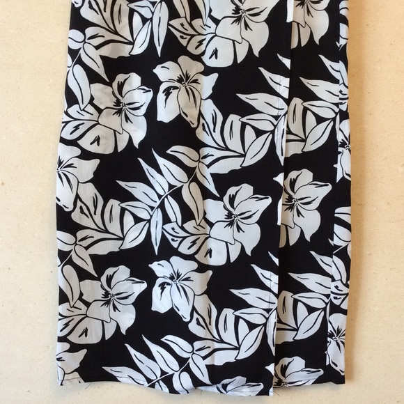 wrap style hibiscus print maxi skirt - Picture 6 of 8